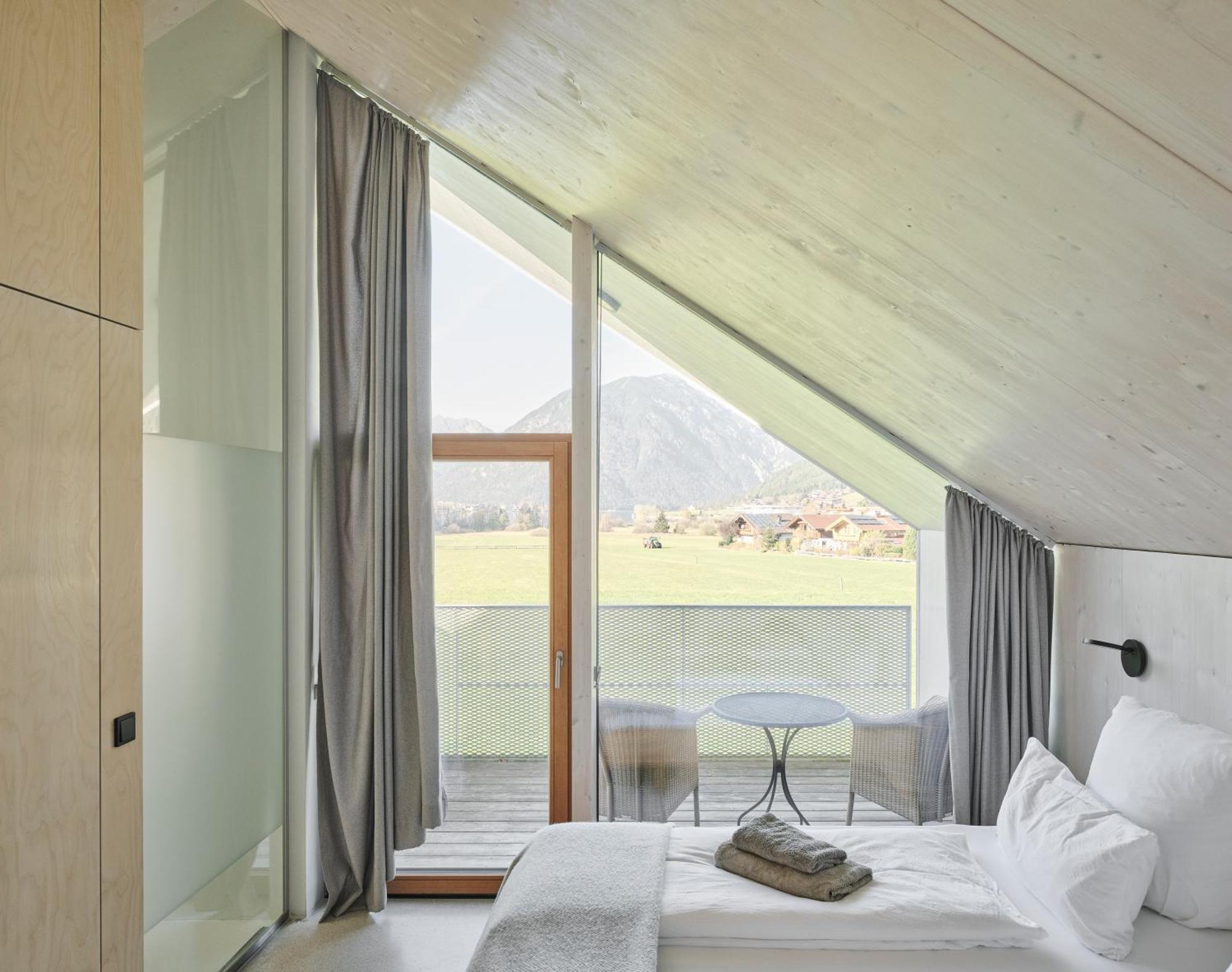 Urban Mountain Chalet With Lake View Maurach  Exterior foto